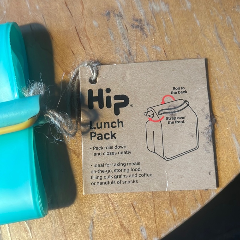 Hip teal lunchpack